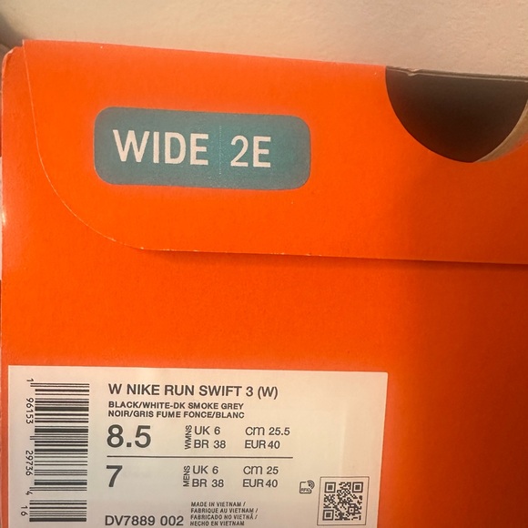 NEW Nike Run Swift 3 Wide 2E Black White Sneakers Athletic Shoes Workout - Picture 10 of 10